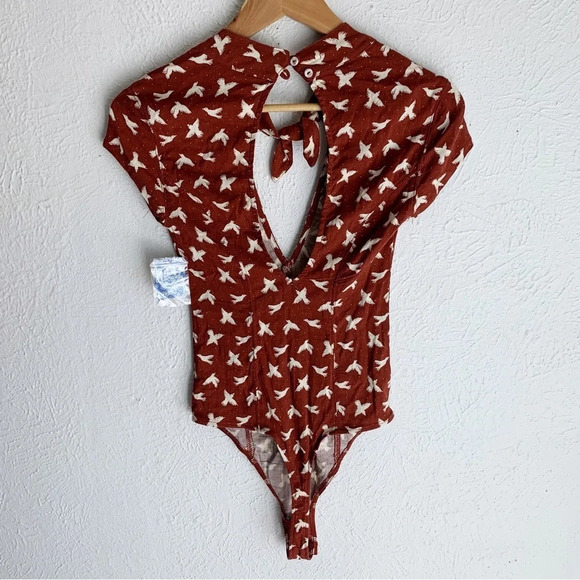 Free People Intimately Billie Bodysuit in Terracotta Bird Print NWT Sz XS - Picture 3 of 8